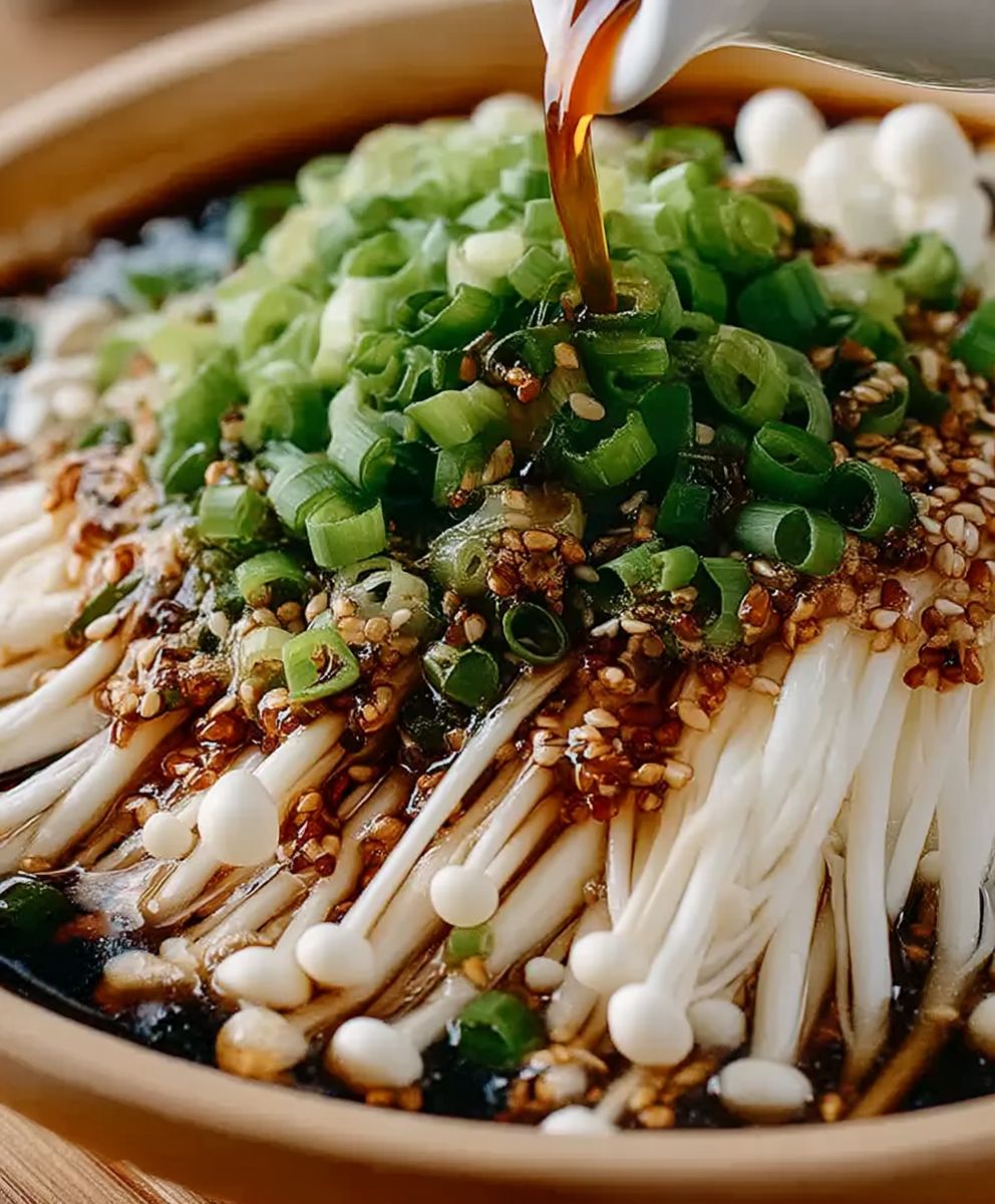 Enoki Pilze Knoblauch Frühlingszwiebeln